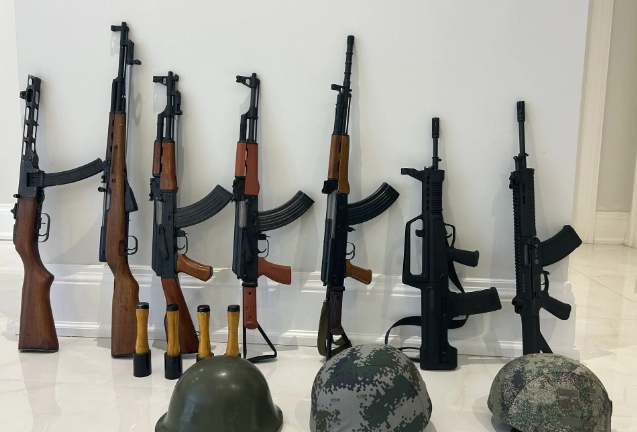加麻大解放军步兵利器军械92炮兵器材、精典八一杠 的武器库。再添支63式就小团圆