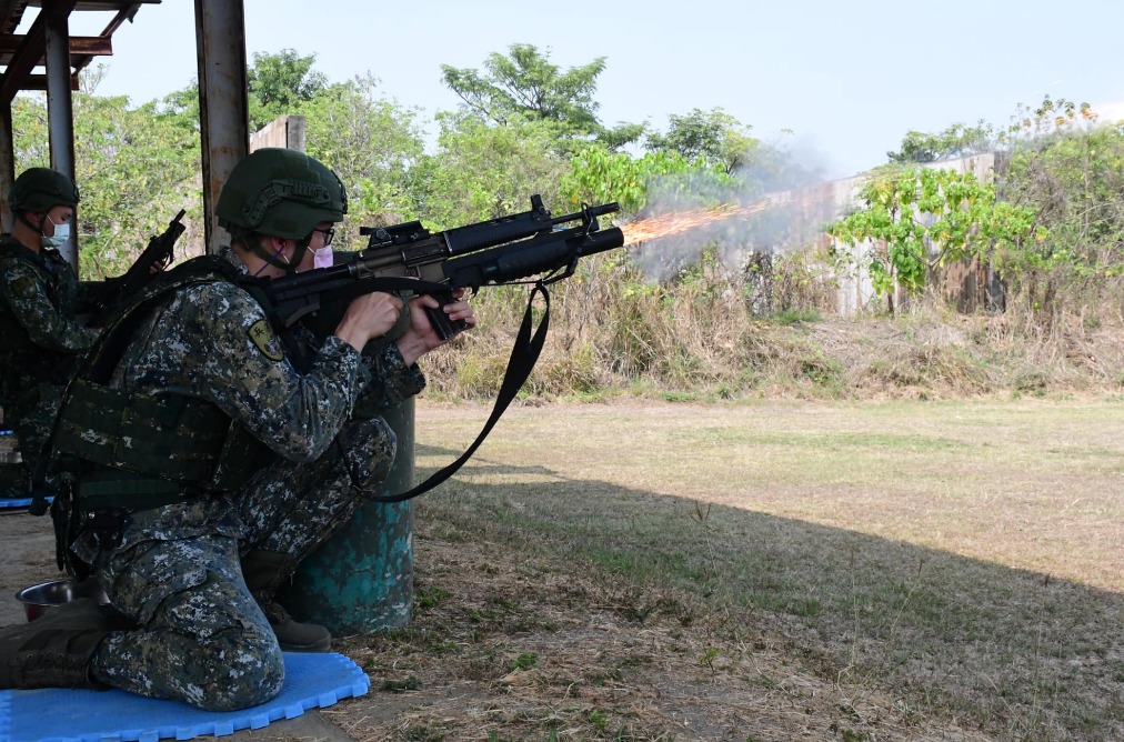 解放军两大动作使出，台军内部紧张不已，首次出现逃兵！随着520赖清德即将就职，与