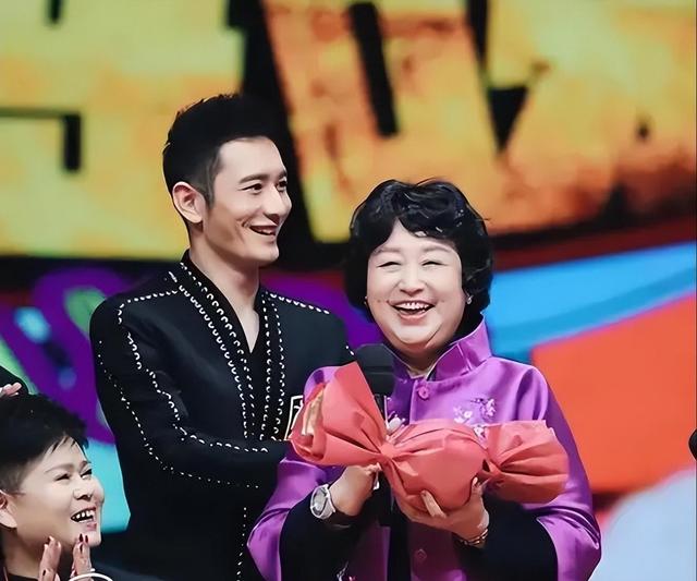 骗了我们24年!她居然是黄晓明的亲生母亲,怪不得儿子能大红大紫(黄晓明是哪里人:黄晓明的母亲是哪里人)-第6张图片-九妖电影 骗了我们24年!她居然是黄晓明的亲生母亲,怪不得儿子能大红大紫(黄晓明是哪里人:黄晓明的母亲是哪里人)-第6张图片-九妖电影