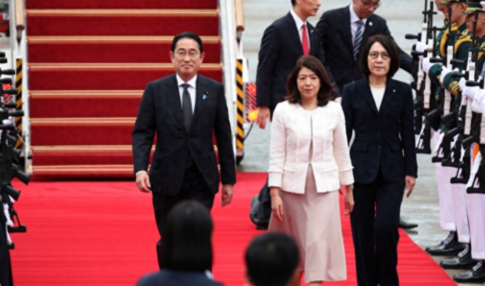 岸田下台前密集出访，偏偏绕开中国，最后的访华机会，中国没有给



随着日本首相