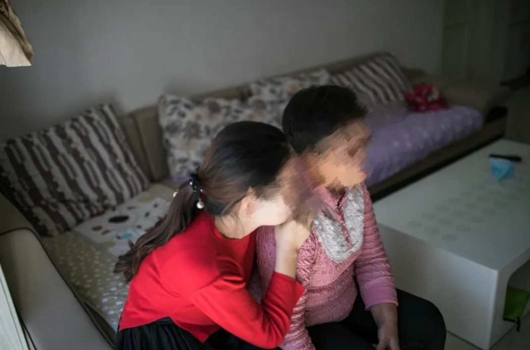北京一大妈，将名下唯一一套价值300多万的房子赠与女儿，可就在女儿偷着乐的时候，