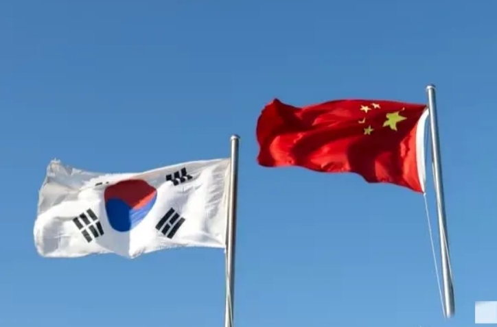 韩国人爱上海，上海是韩国的耶路撒冷。韩国人爱上海，并不是因为上海有多美，多繁华，