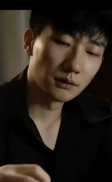 文章跟吴昊宸从面相上看，明显文章更善良真诚一些，也没什么心机！跟马伊琍复合是不可