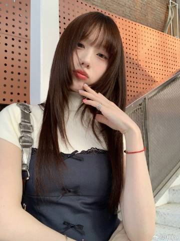今天素🇰🇷女高中生 ​
