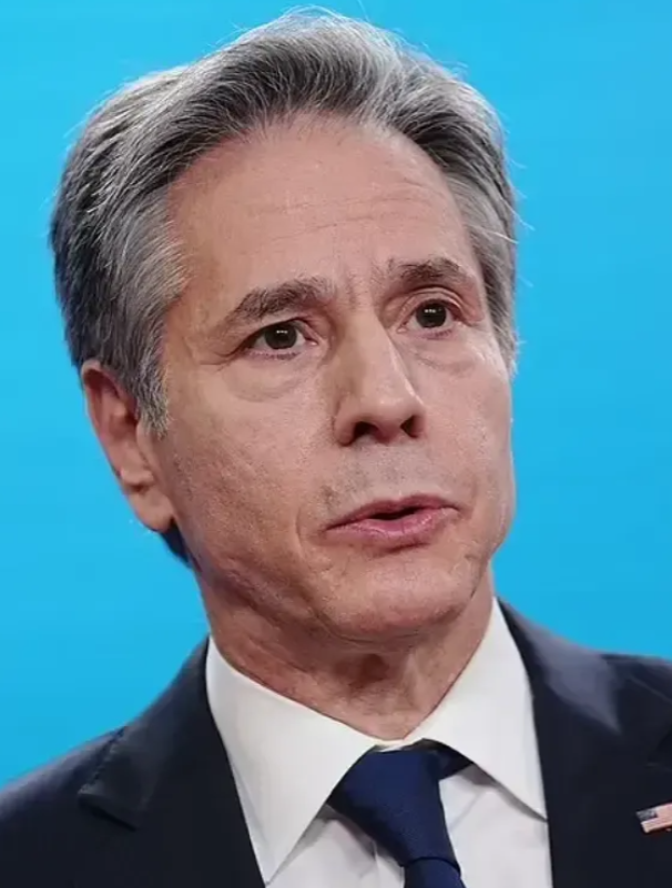 美国国务卿布林肯今天写道：“美国将与我们的盟友英国一道，继续为乌克兰及其领土完整