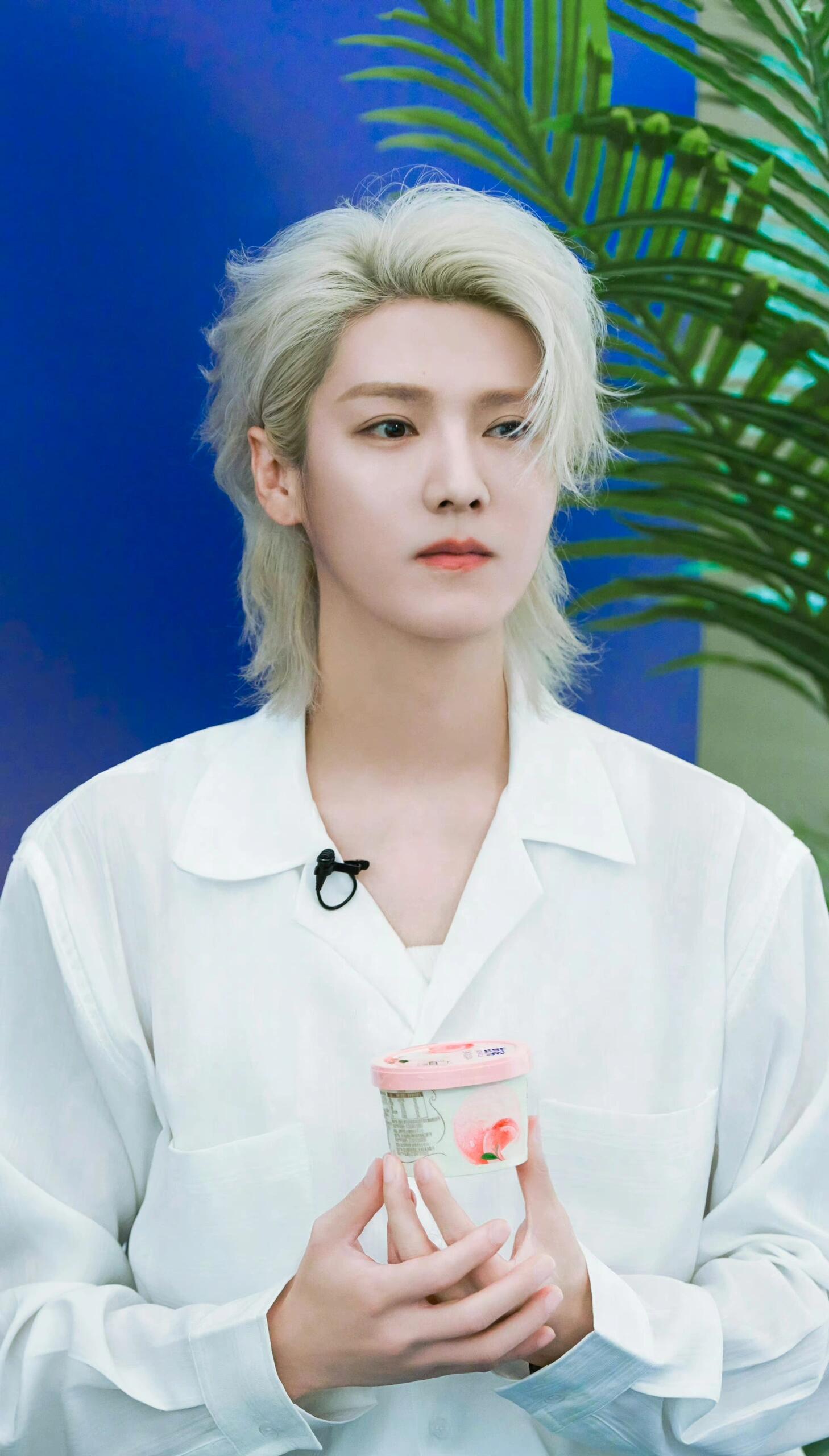 鹿晗——宝藏男孩