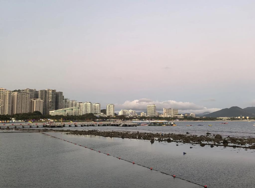 美国和俄罗斯的谈判已经开始，特朗普要想取信于俄罗斯，最简单直接的办法就是称帝，特