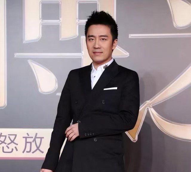 大家还记得当时很火的陈欧吗 现在转行去做短剧了