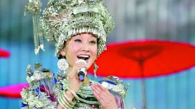 歌手宋祖英：与丈夫分居8年，39岁高龄产子