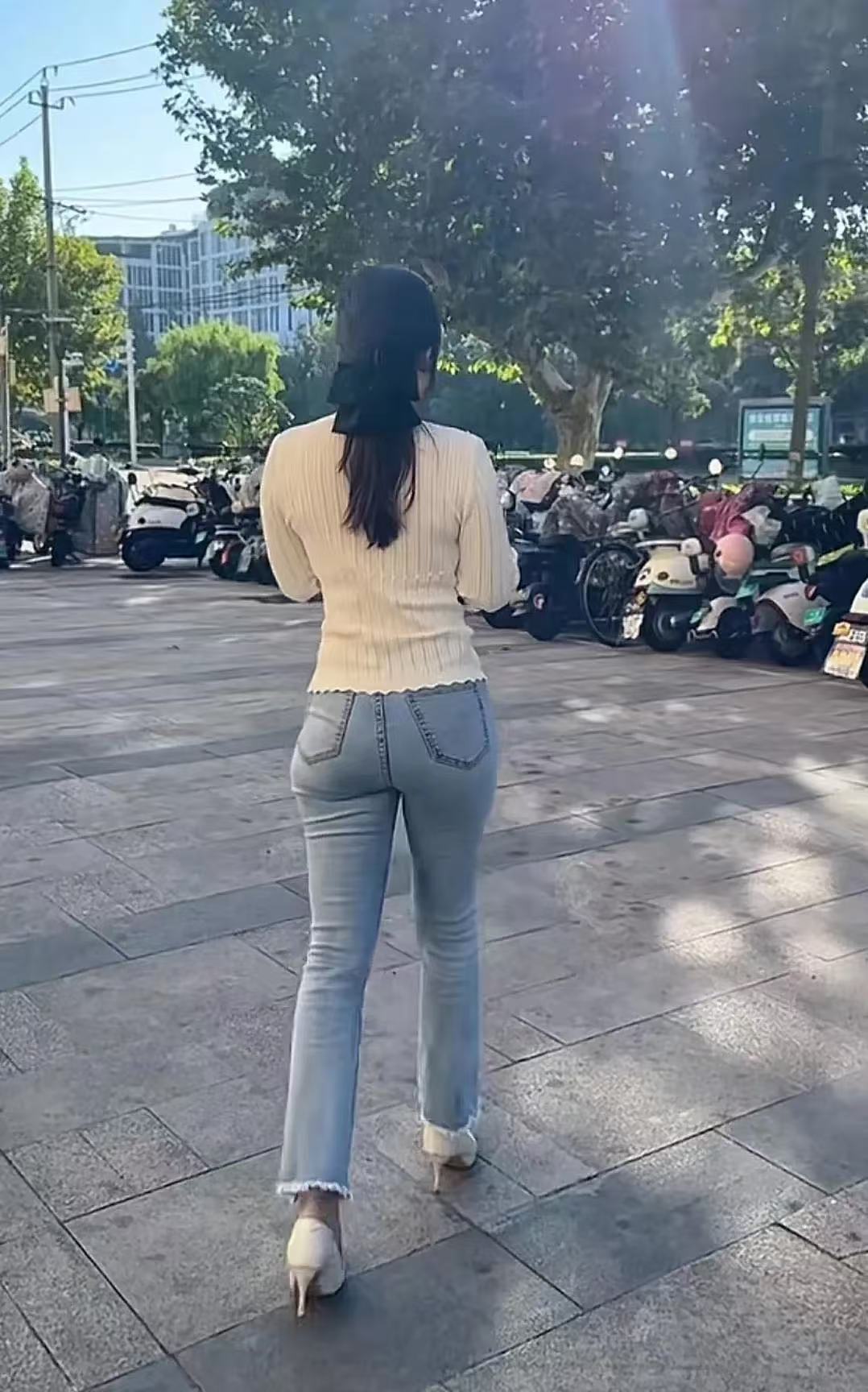 老婆身材还是挺不错的可惜腻了哈哈哈哈