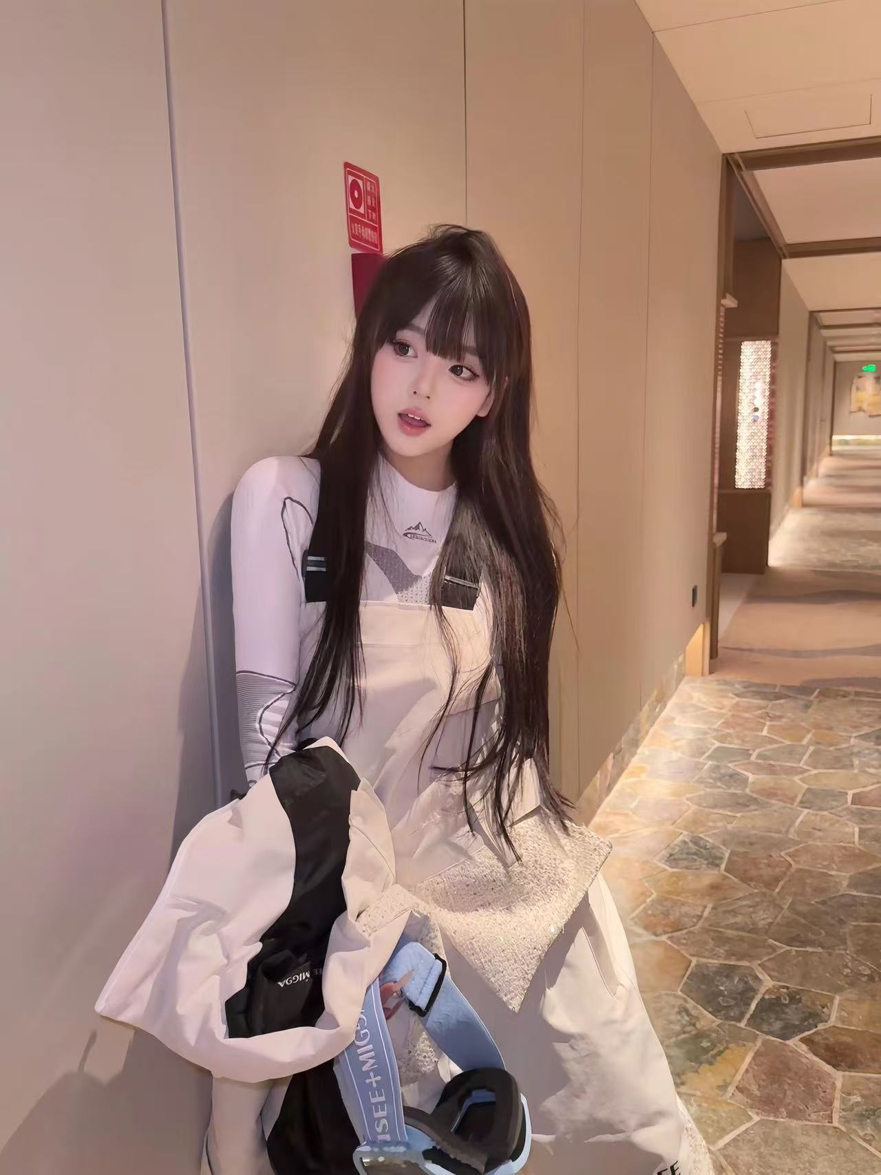今天这么穿去公司上班老板会注意到我吗哈哈哈哈