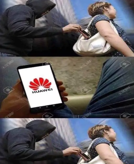 小偷吓一跳，赶紧塞回去