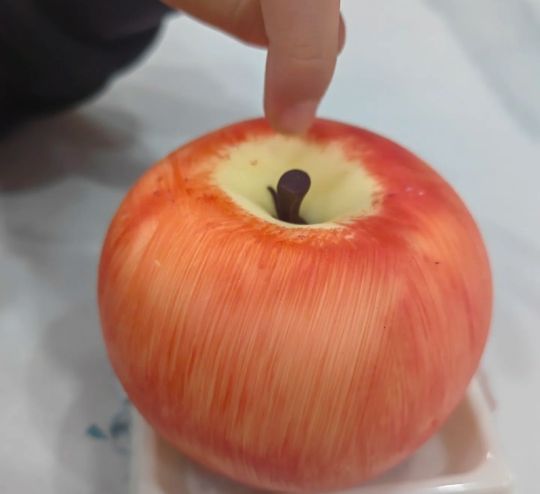 上当了，说好的苹果蛋糕呢？