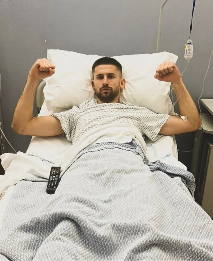 热刺主力门将骨折了