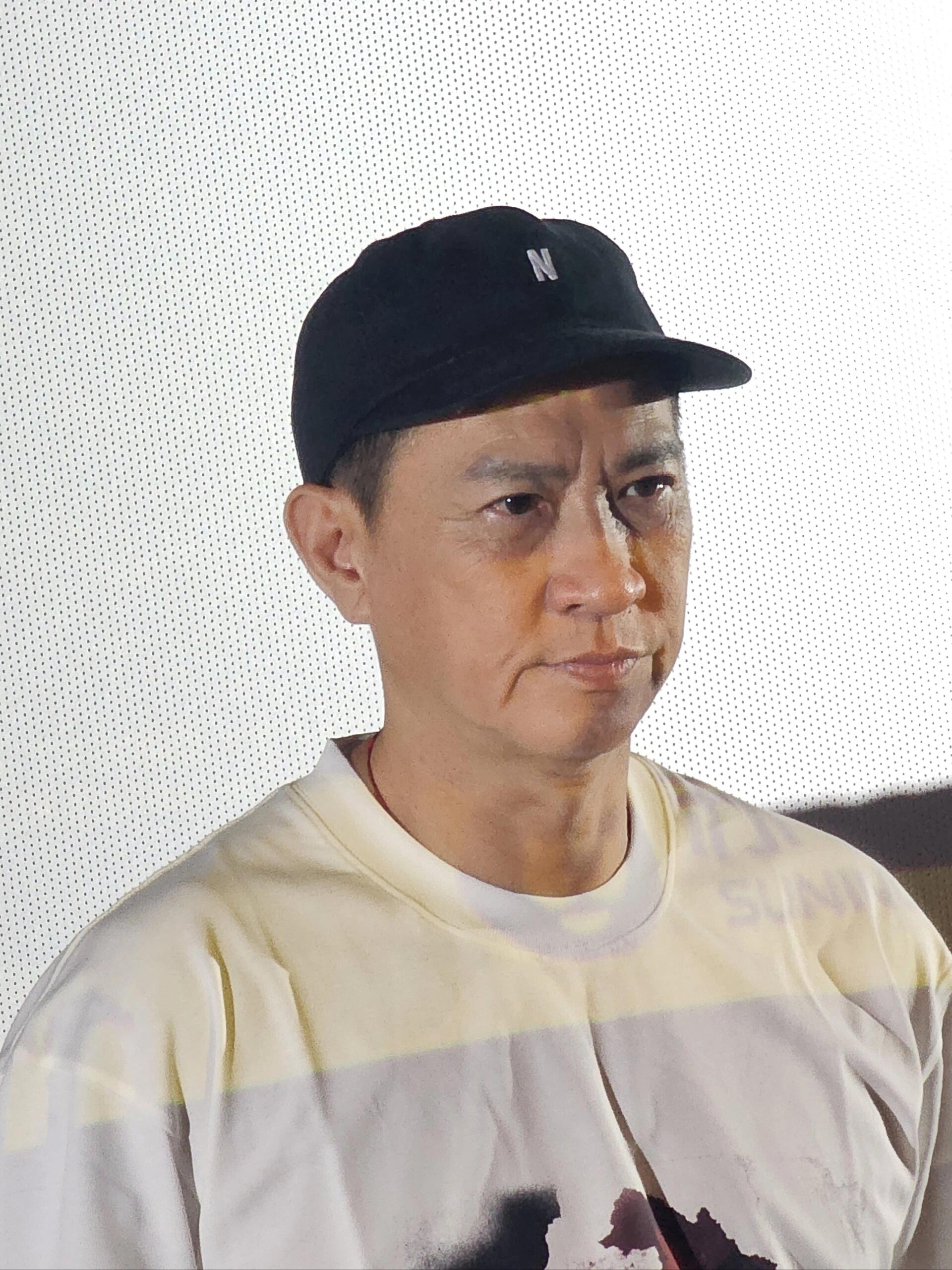 张家辉与关咏荷:逆境中的坚守与爱情