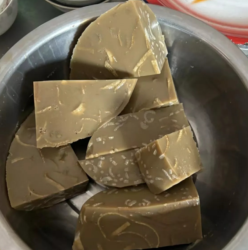 婆婆兴冲冲地说，她花500块学了一道压 轴的年夜菜，说过年要给我们露一手，结果老