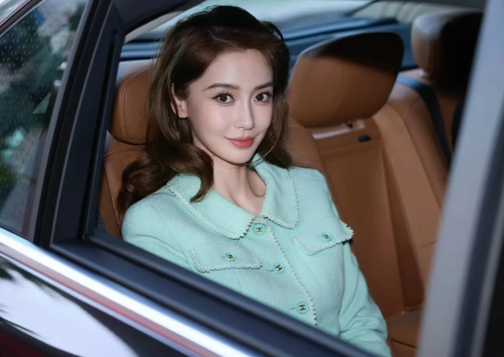Angelababy又美出了新高度，虽然她跟黄晓明离婚后资源有点儿下降，但脸在江