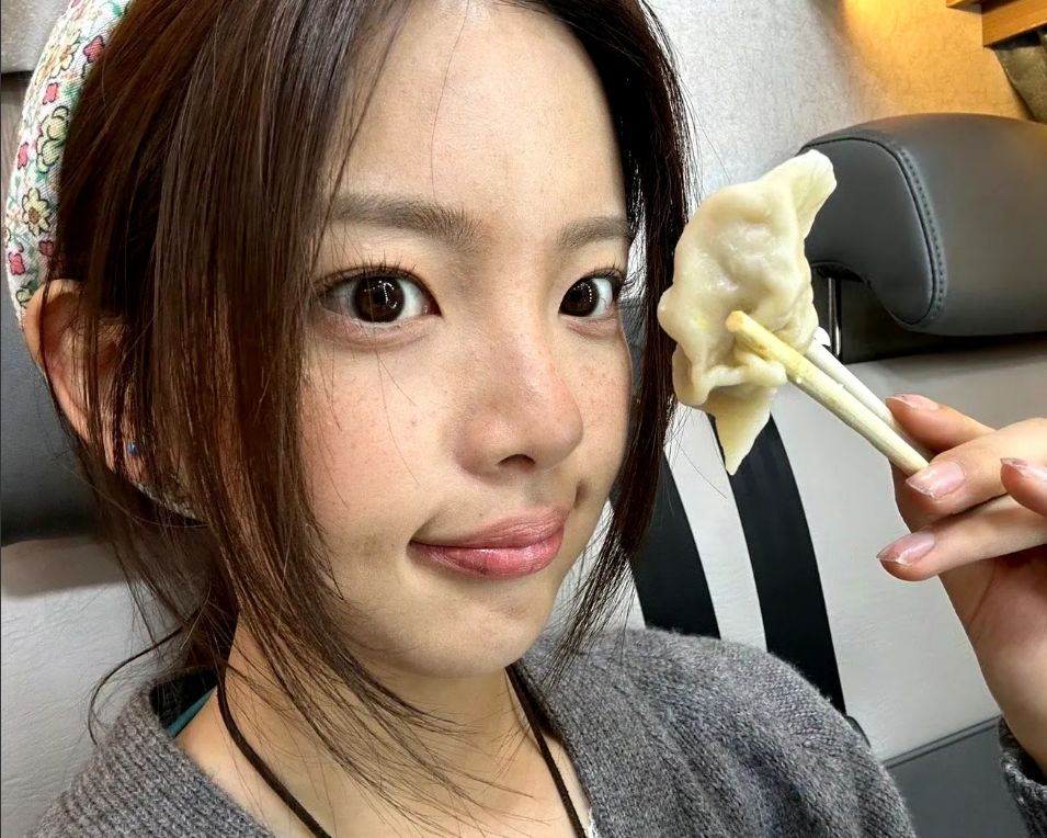 杨超越胆子真大，冬至竟然发出发素颜照也不怕脱粉！