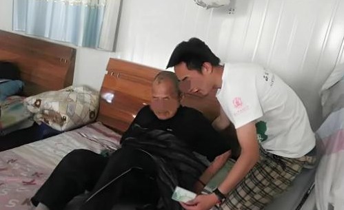 外甥照顾舅舅八年 遗产给亲儿子

                       