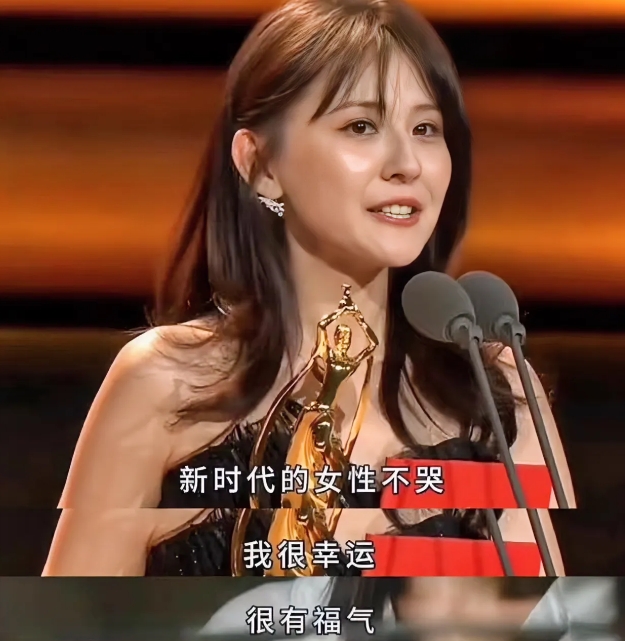 员热依扎说，我最感谢我的月嫂，当妈那阵儿，真的是我人生里最艰难的一段时光，

孩