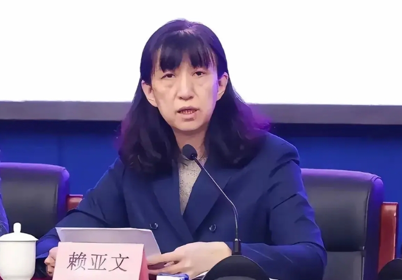 随着辽宁女排、深圳女排分别战胜各自对手重回A组参加季后赛，充分证明了排管中心主任