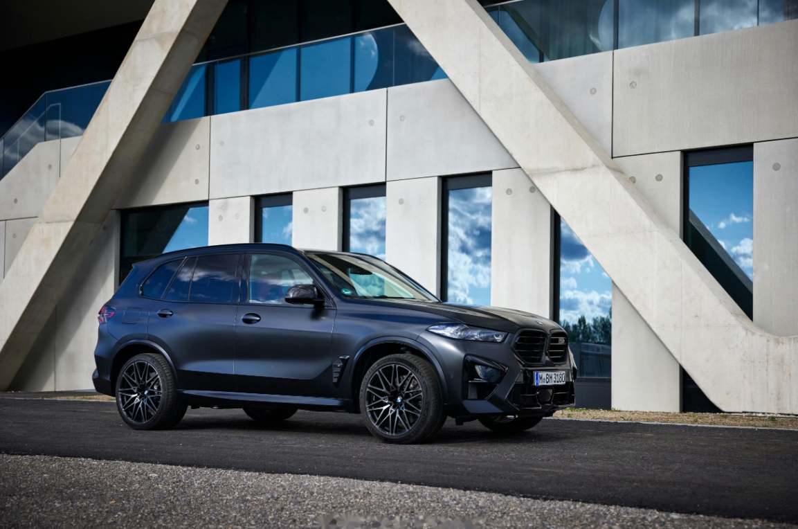 
为什么总有一些人觉得宝马x5不是豪车？
就这么说吧，如果你月薪是5000，白给