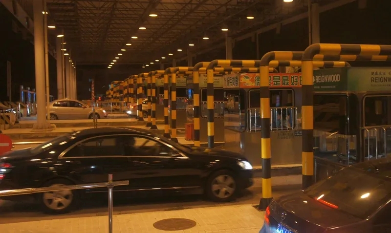 车辆年检收费标准差异还挺大的。就乘用车来说，0升及以下排量的车年检45元，0 -