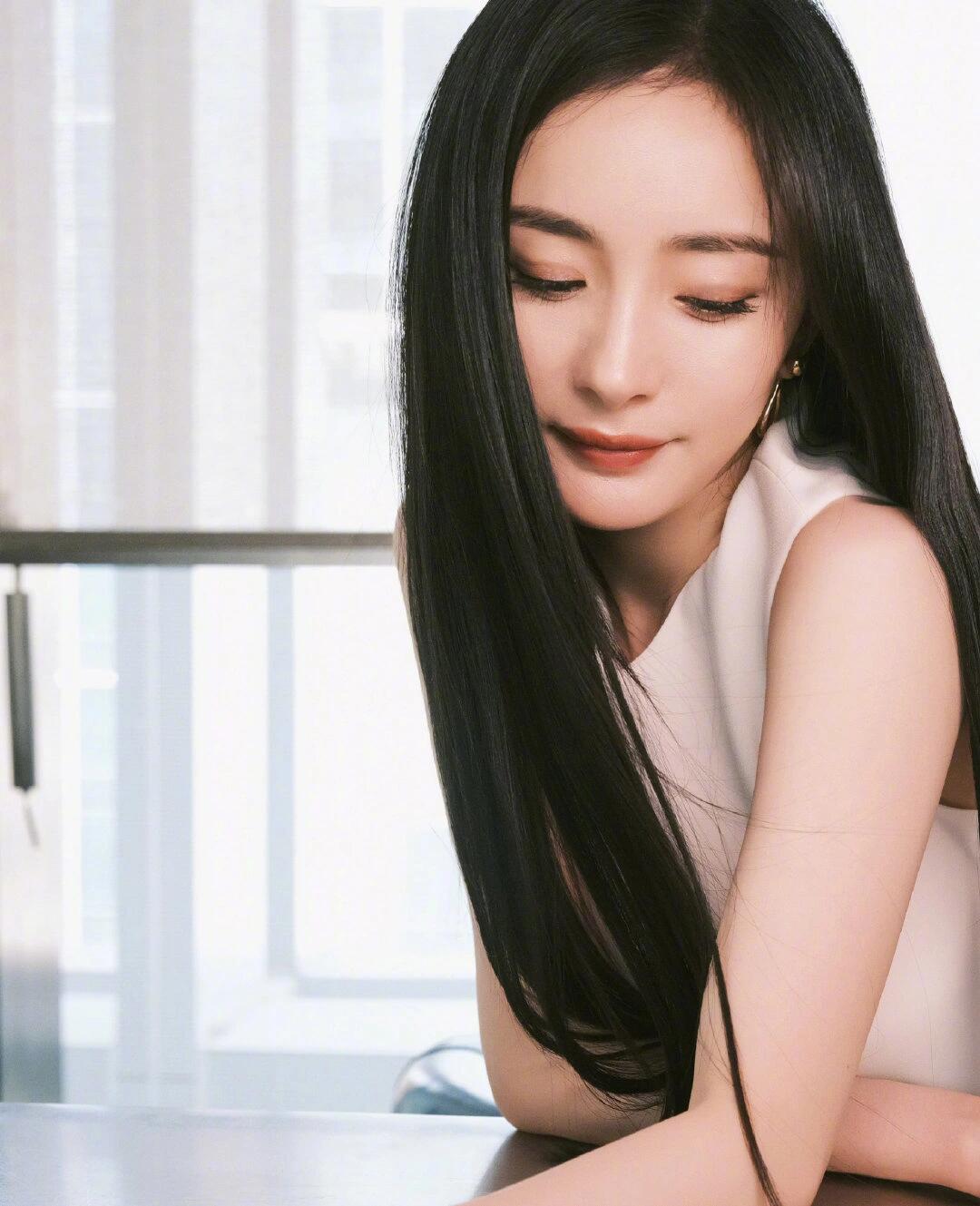 杨幂｜黑长直的温柔姐姐