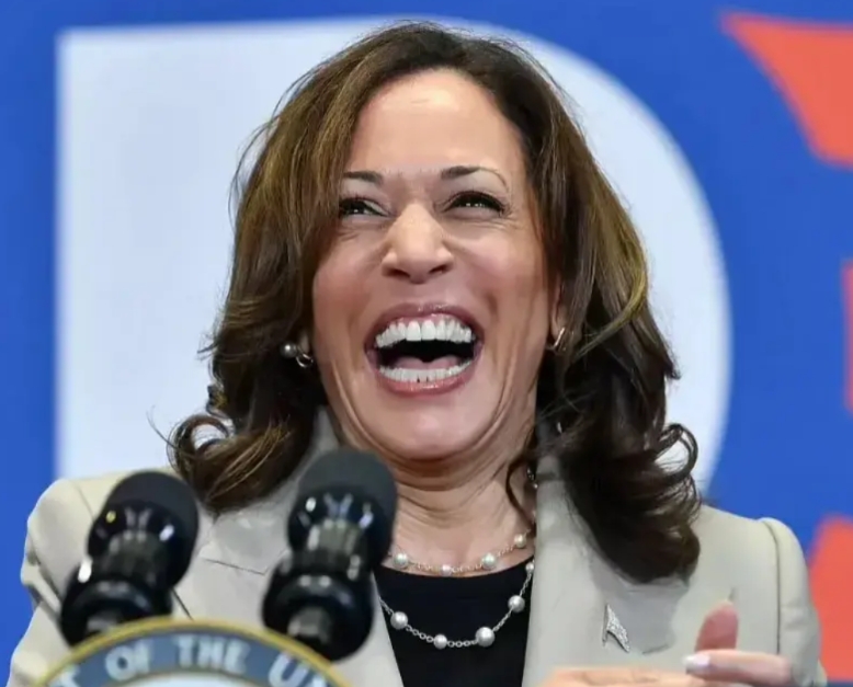 恰恰因为这种情形，美国基层民众的怒火愈发炽烈！哈里斯不仅赢得了82位诺贝尔桂冠得