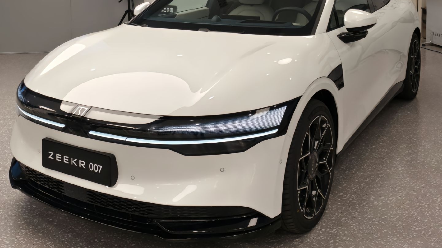 极氪007的智驾系统真是让人眼前一亮。