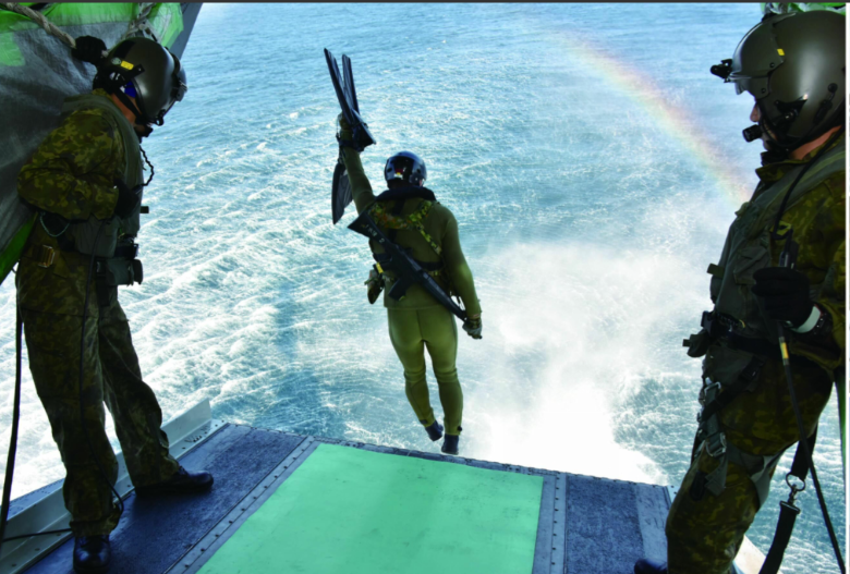 “日本海上自卫队司令部正在考虑跟菲律宾海军部队组成姐妹部队，以共同牵制中国。”7