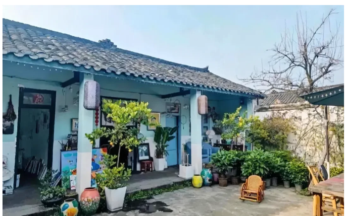 北京房山，一老人16年前在农村购买了一套房子，与再婚老伴共同生活。可老人去世后，