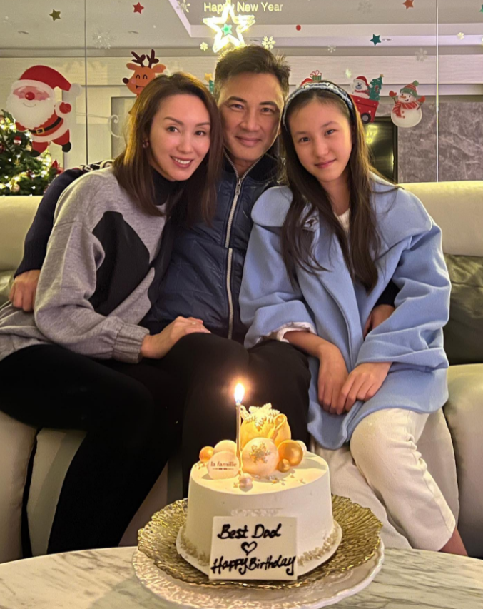 香港著名女星郭可盈的生活合照，她女儿长得很漂亮，遗传到妈妈的好基因