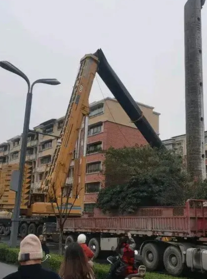 四川起重机吊装事故车毁人亡，吊装作业属于特种作业，设计高处作业，起重吊装，按理说
