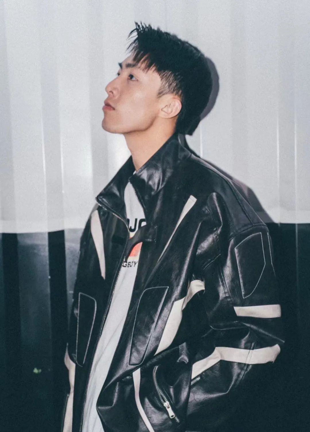 网红婚纱男模 冼峻生（阿冼）去世，
 
哎呦，好可惜。看过很多他的婚纱拍摄视频，