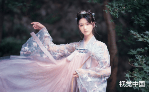 重生归来装贤良，太子妃斡旋复仇渣太子与穿越女，好不畅快！只是，那个人……