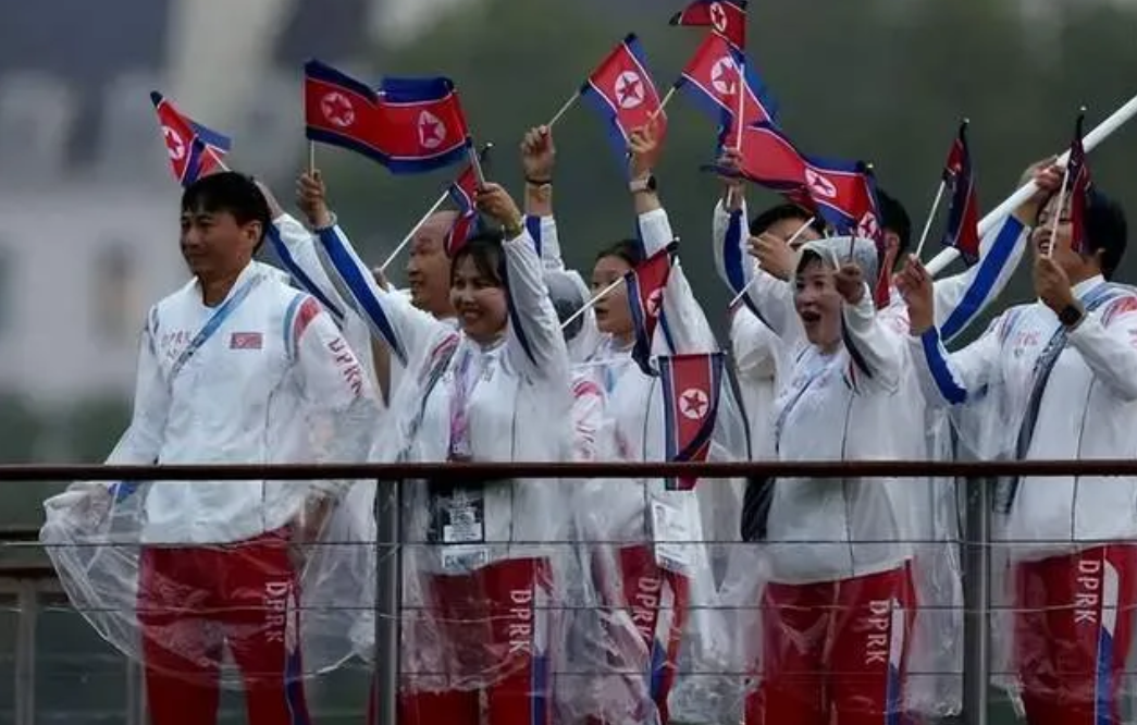 16人出征奥运，竟然有8人获得奖牌！
朝鲜奥运代表团，不简单！
大家发现没有，在