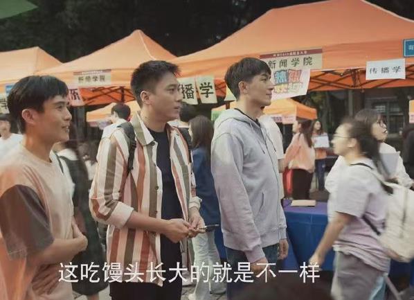 演员王星赴泰国拍戏在泰缅边境失联，女友发长文求助。
 
连明星都没有安全保障，更