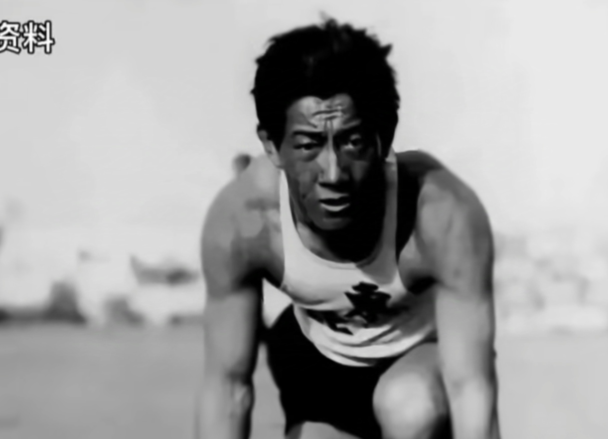 中国奥运传奇:刘长春
1909年11月25日，一位小男孩出生，他后来成为了中国的
