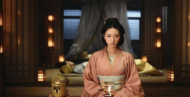 张飞竟抢夏侯渊侄女为妻，夏侯家族为何选择沉默不报复？背后原因真的让人感叹：姜还是