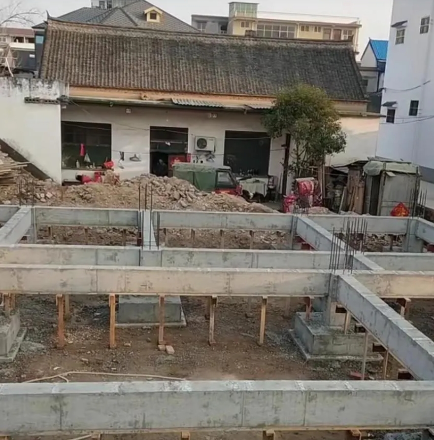 农村为什么有很多人新建房子都会故意把自家房子的地基垫得比邻居家高很多？真的让人无