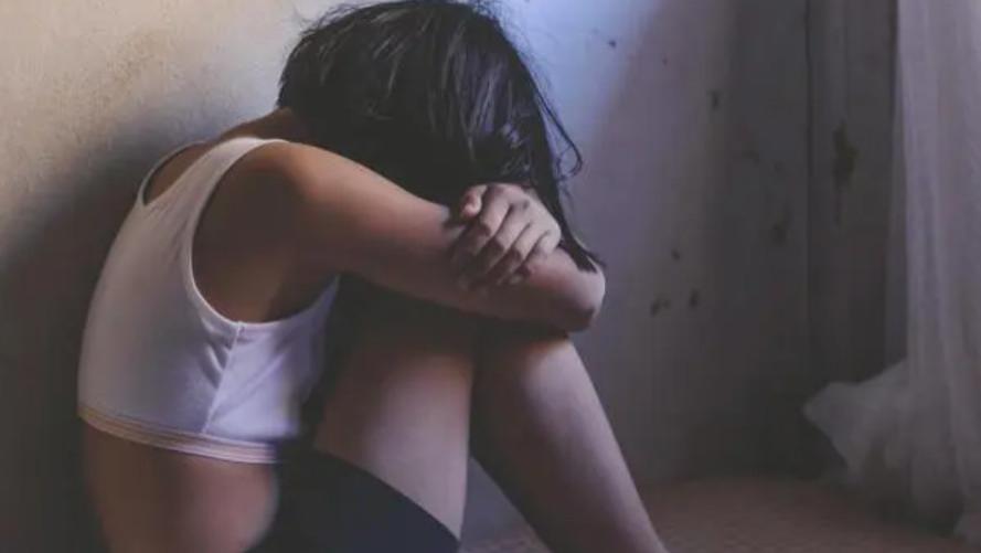 14岁女孩被强奸家人收8万私了！医生怀疑其遭受性侵主动报告牵出一桩强奸案