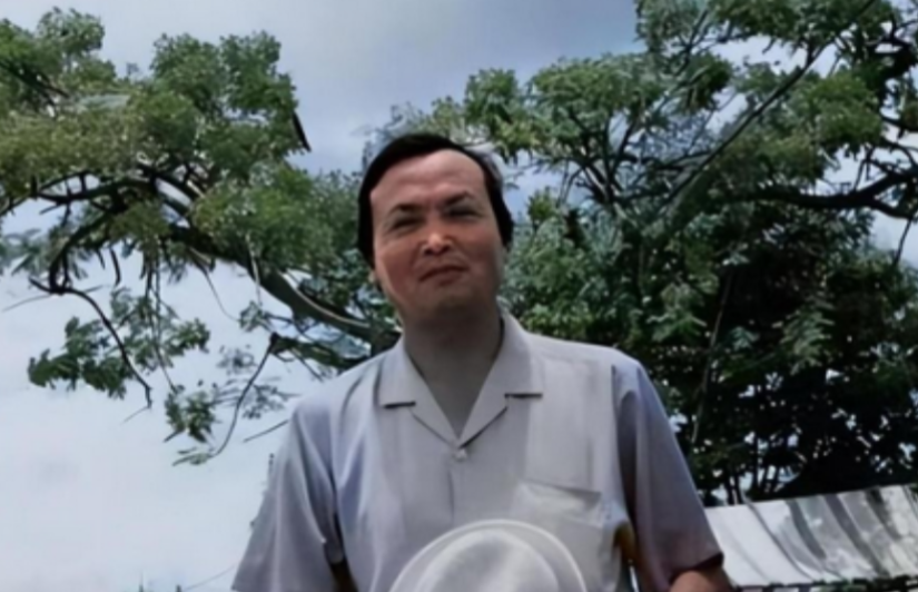 一退休老教师在毒窝卧底11年，送出900多条秘密情报，这天，毒贩家的厨子找到他：