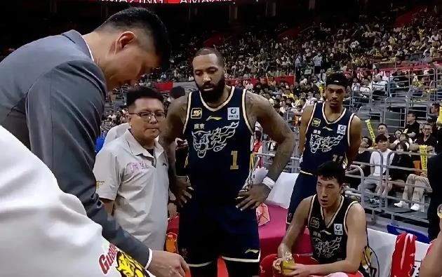 CBA第一阶段10轮赛，基本展现新赛季，这五支球队真实成绩

1，广东队：6胜4