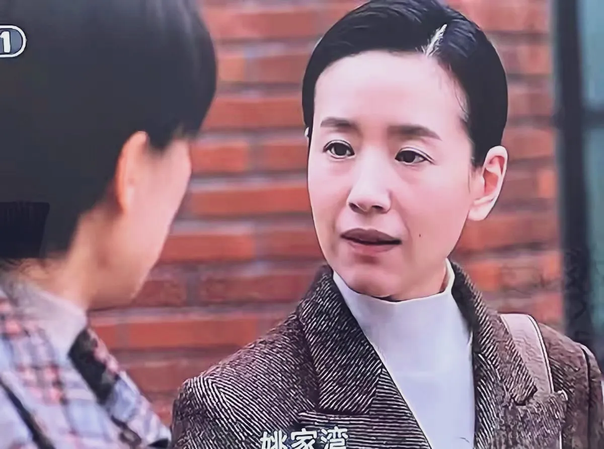 《六姊妹》中董洁的妆容真心显老态！看着刻薄！