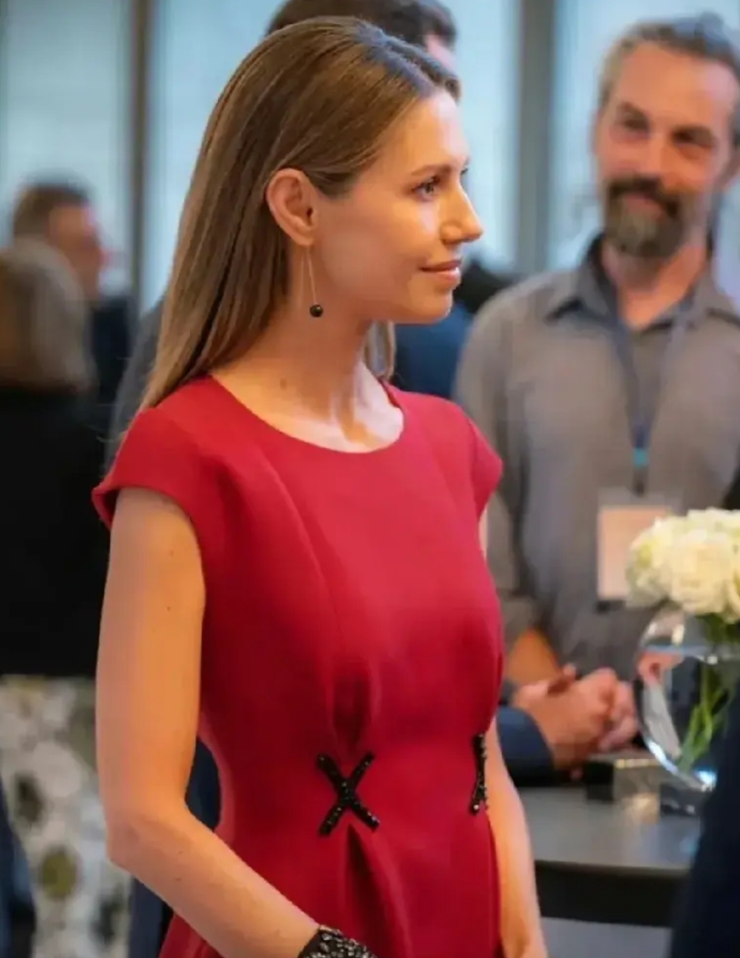 压死骆驼的最后一根稻草。
叙利亚前总统阿萨德的夫人，被白血病和乳腺癌同时复发，痊