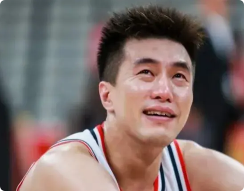 郭艾伦的一只眼睛，估计价值4000万！

郭艾伦加入龙狮俱乐部，2年薪酬1200