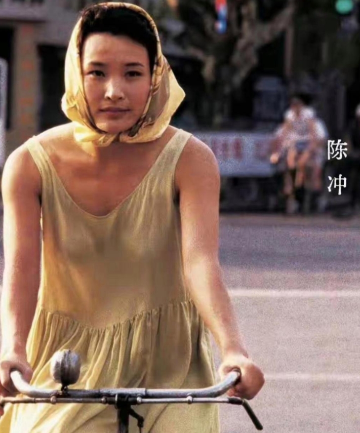 她拍这张照片时，我相信很多人还没出生。