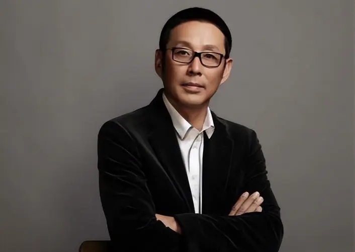 2017年，李路为拍《人民的名义》投了一个亿，原定给陈道明开200万片酬，让他演
