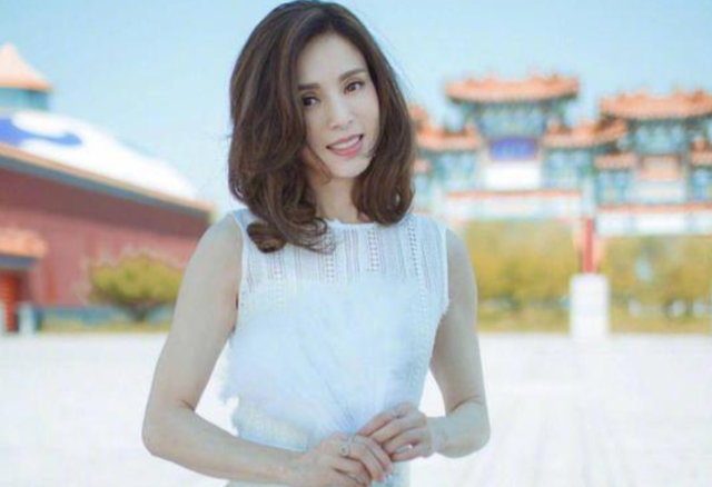 她一生不仅被老头“白睡”10年,还倒贴上亿,如今的下场令人惋惜(她一生所有的不幸)-第18张图片-九妖电影 她一生不仅被老头“白睡”10年,还倒贴上亿,如今的下场令人惋惜(她一生所有的不幸)-第18张图片-九妖电影